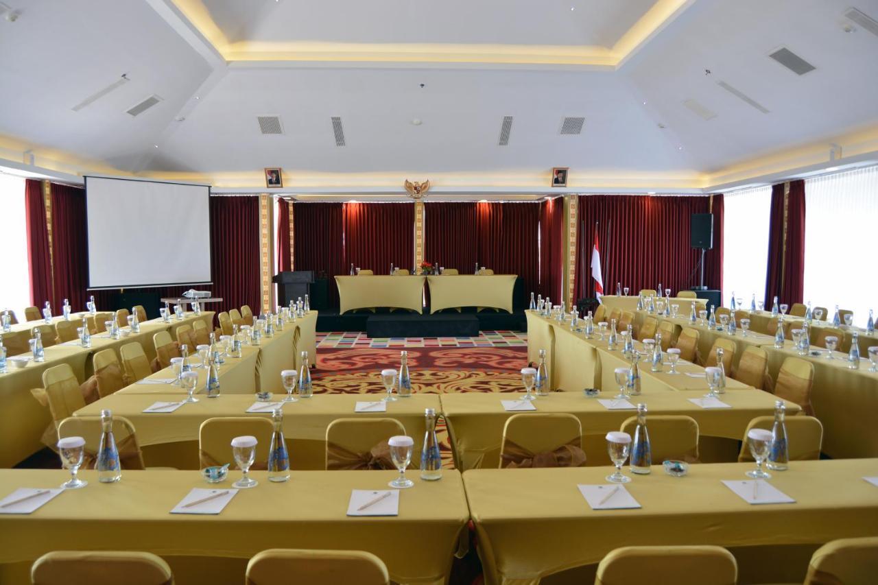 Kj Hotel יוגיאקרטה מראה חיצוני תמונה