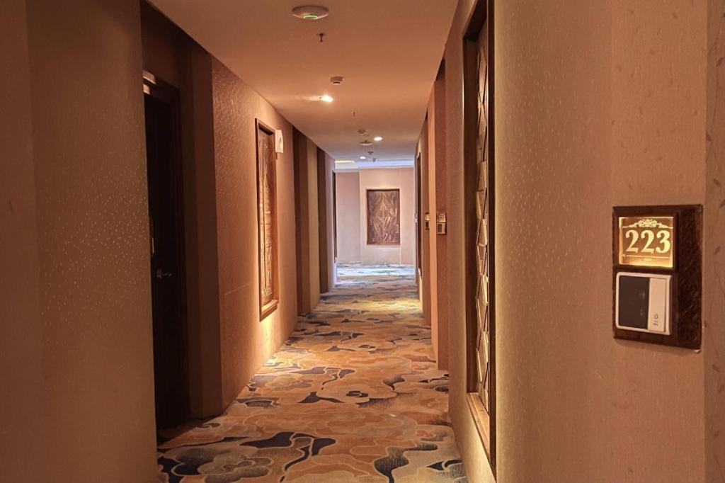 Kj Hotel יוגיאקרטה מראה חיצוני תמונה