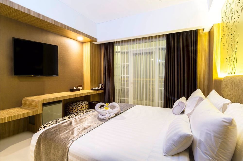 Kj Hotel יוגיאקרטה מראה חיצוני תמונה