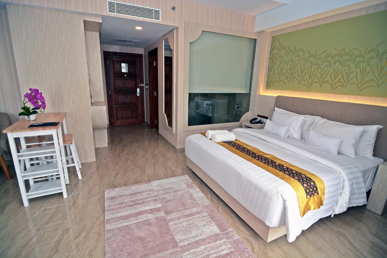 Kj Hotel יוגיאקרטה מראה חיצוני תמונה