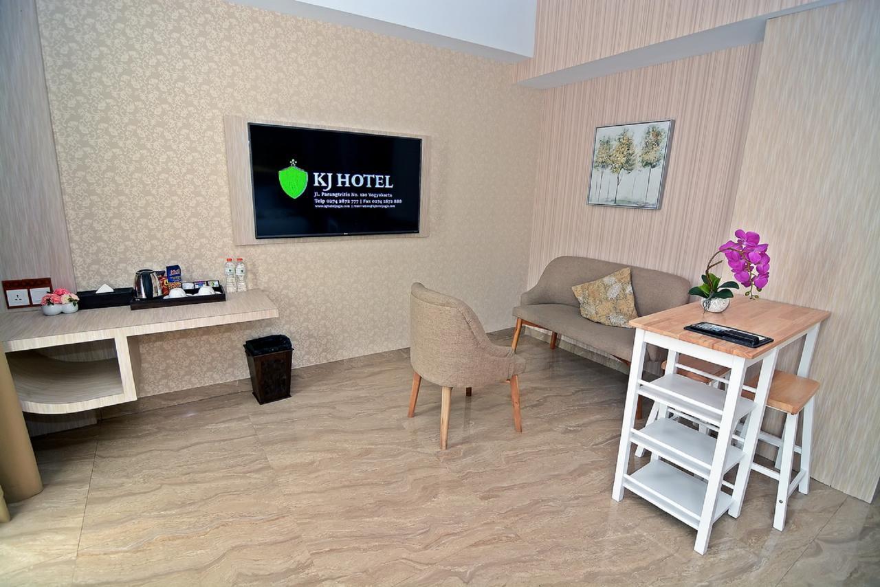 Kj Hotel יוגיאקרטה מראה חיצוני תמונה