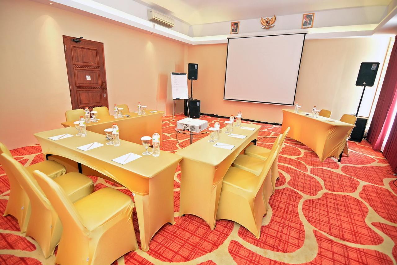 Kj Hotel יוגיאקרטה מראה חיצוני תמונה