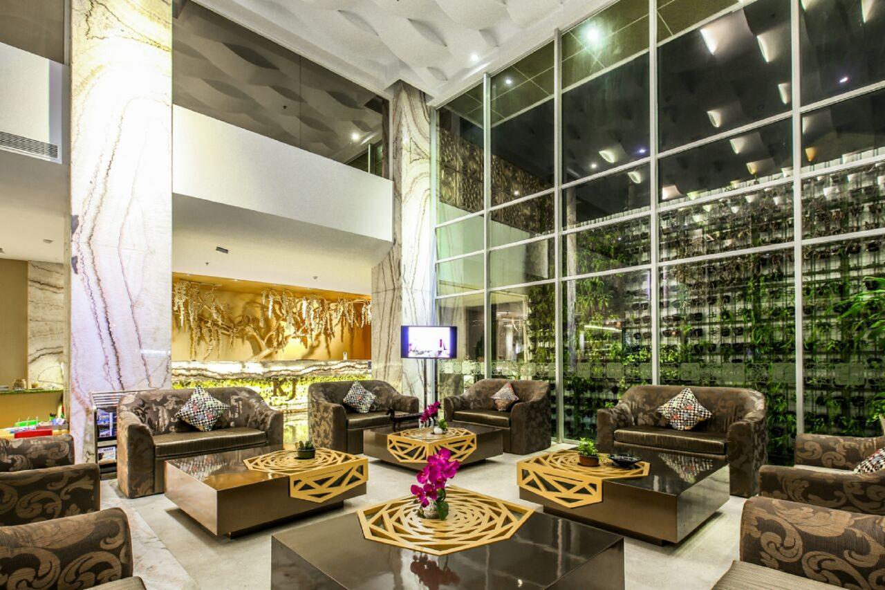 Kj Hotel יוגיאקרטה מראה חיצוני תמונה